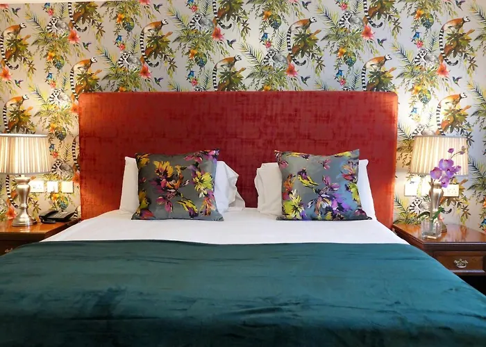 Nesbitt Arms Boutique Hotel